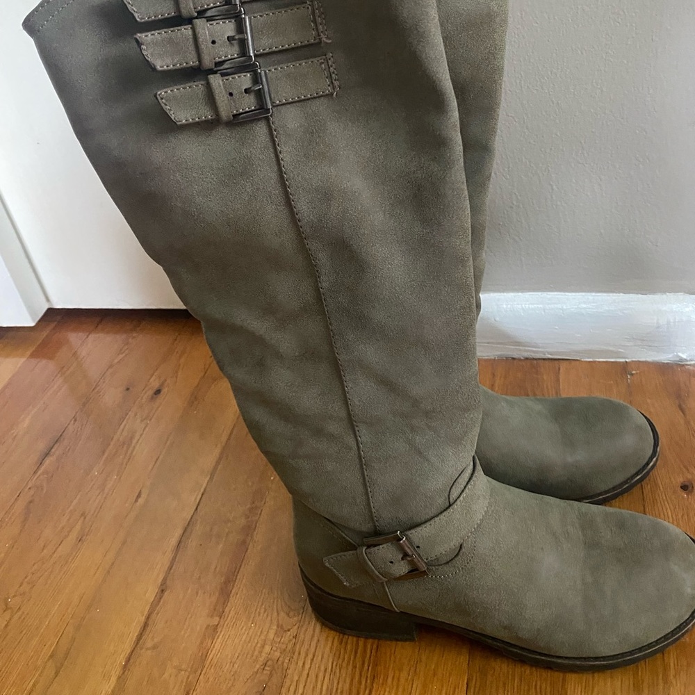 Steve Madden boots size 8